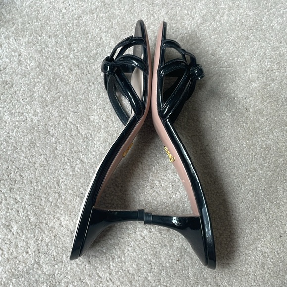 Prada black patent leather bow kitten heel pumps. - Picture 3 of 5